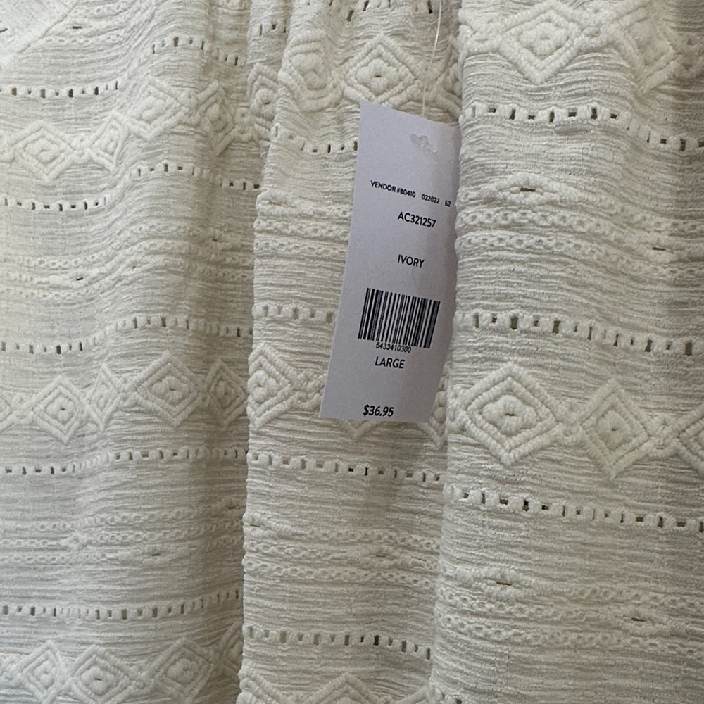 Elegant Cream Women's Blouse - Picture 2 of 5